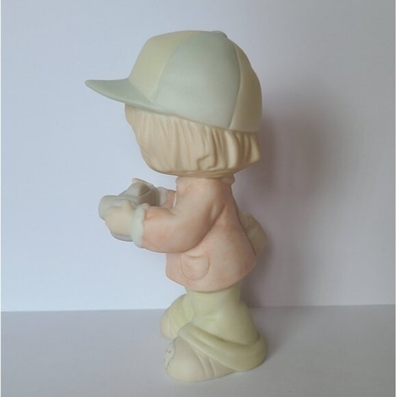 Precious Moments Collectors Club Girl Camera Photography Collectible Figurine - Picture 9 of 10